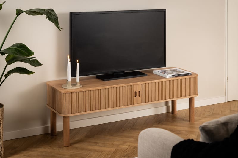 Samay Gulvstående Tv Bænk 140 cm med Opbevaring i Eg - Brun - Møbler - TV borde & mediemøbler - TV-borde
