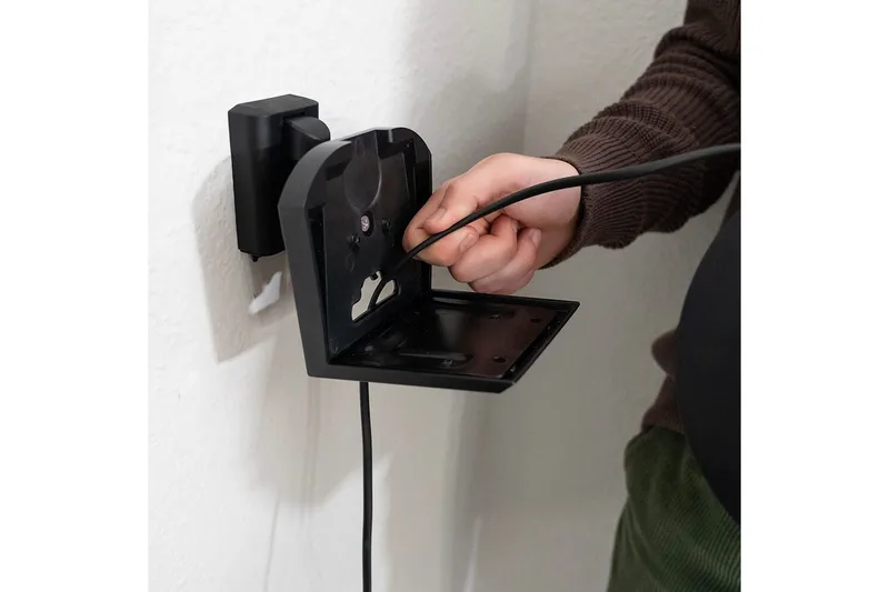 Vægbeslag Sanus til Sonos Era 300 - Sort - Møbler - TV borde & mediemøbler - Mediestativ & vægbeslag