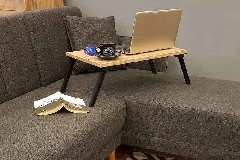 Nekeisha Bærbarcomputer stativ 25 cm - Træ/natur/Sort - Opbevaring - Opbevaring til småting - Opbevaringsstativ - Bærbarstativ