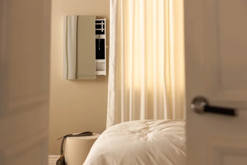 Verdansk Vægskab med Spejl - Hvid - Opbevaring - Opbevaring til småting - Smykkeskab