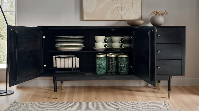 Beluna Skænk 160 cm - dyb sort med guldfarvede detaljer - Opbevaring - Opbevaringsmøbler - Skænke & sideboards