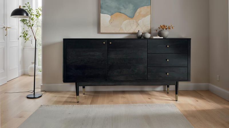 Beluna Skænk 160 cm - dyb sort med guldfarvede detaljer - Opbevaring - Opbevaringsmøbler - Skænke & sideboards