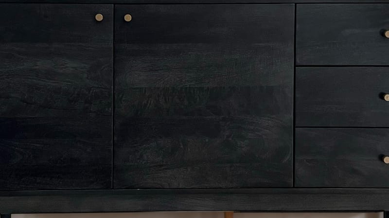 Beluna Skænk 160 cm - dyb sort med guldfarvede detaljer - Opbevaring - Opbevaringsmøbler - Skænke & sideboards