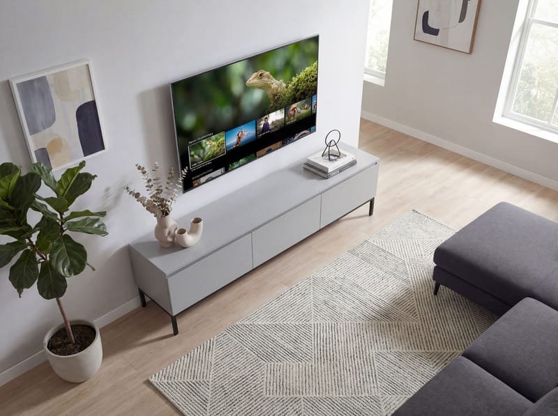 Dorvik TV-bænk 150 cm med 3 skuffer - lysegrå og sort - Opbevaring - Opbevaringsmøbler - Skænke & sideboards