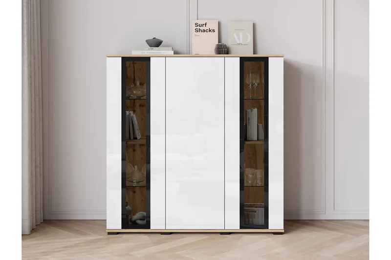 Gammelt Highboard, Sort