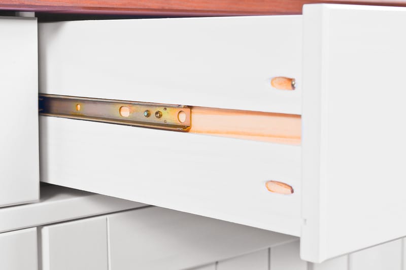 Livesey Skænkvitrine B 131 cm - Hvid/Natur - Opbevaring - Opbevaringsmøbler - Kommode