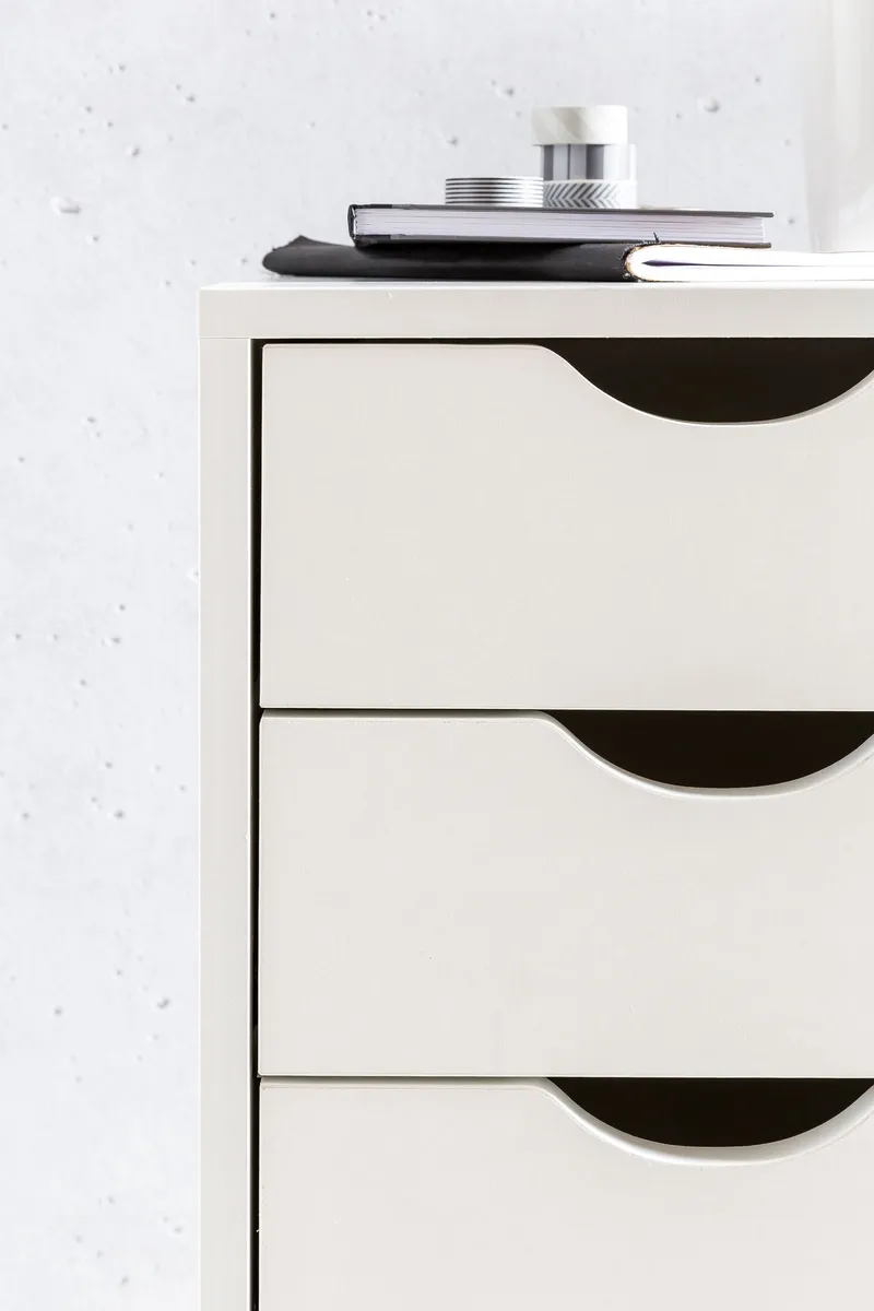Morara rullekontorskab 33 cm - hvid med sorte hjul - Opbevaring - Opbevaringsmøbler - Kommode - Entrékommode