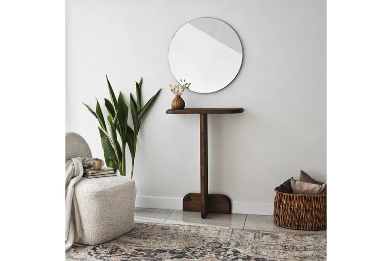 Nariyuki Kommode, Valnød finér