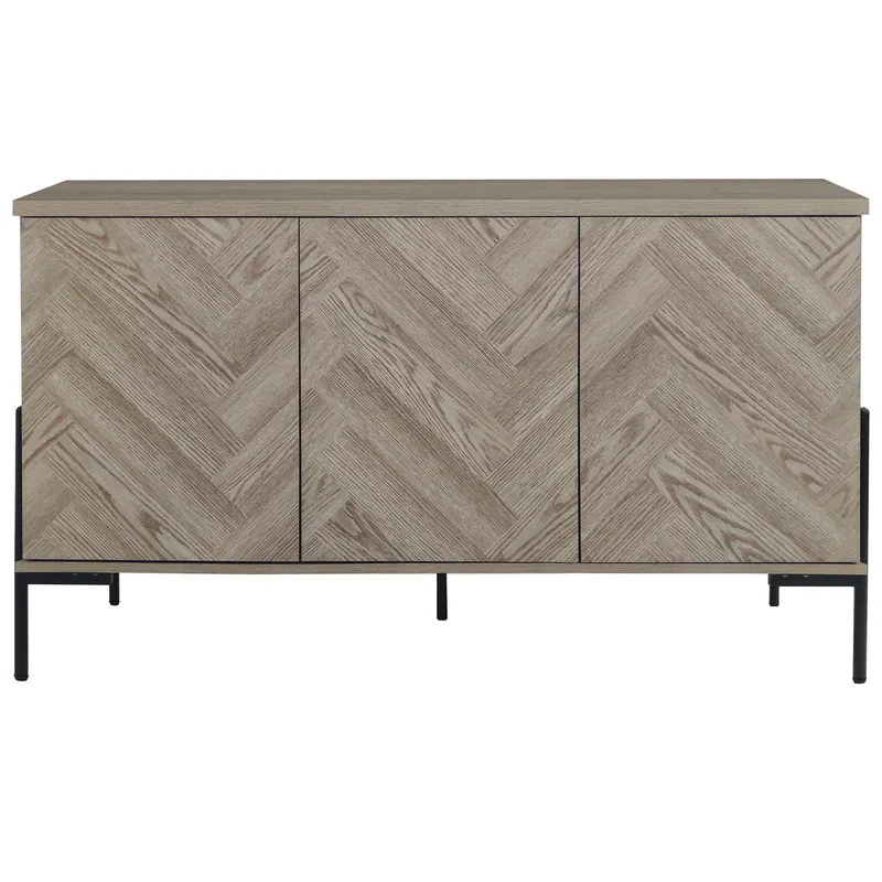 Skænk Loft24 Charlene Naturfarvet sildebensmønster/natureg 3 låger - Natur-eg i sildebensmønster / natur-eg - Opbevaring - Opbevaringsmøbler - Skænke & sideboards