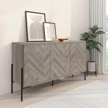 Skænk Loft24 Charlene Naturfarvet sildebensmønster/natureg 3 låger - Natur-eg i sildebensmønster / natur-eg - Opbevaring - Opbevaringsmøbler - Skænke & sideboards