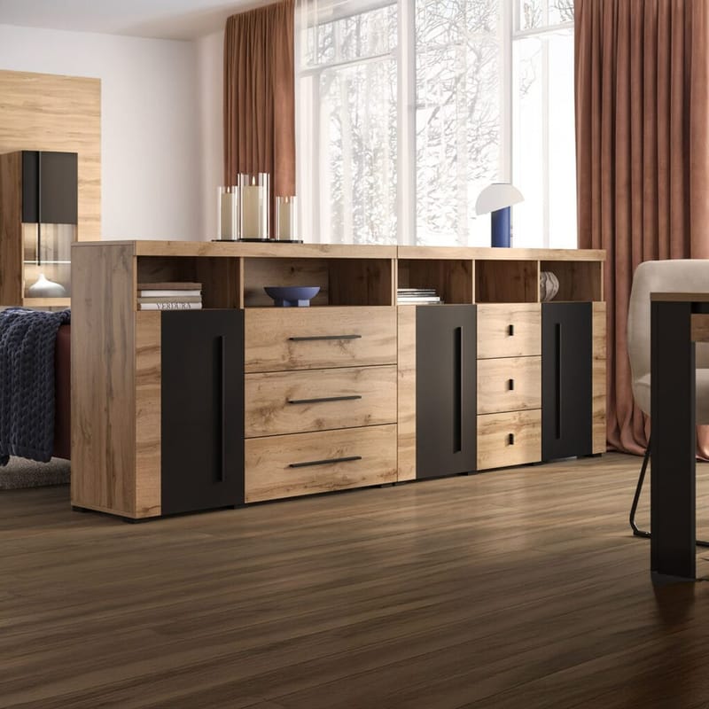 Skænk Roger 2 Døre med 3 Skuffer - Wotan Eg, 132 cm - Opbevaring - Opbevaringsmøbler - Skænke & sideboards