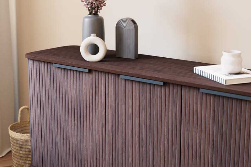 Kopparbo Skænk med Opbevaring Ribbet - Mørkebrun / Valnød / Træ - Opbevaring - Opbevaringsmøbler - Skænke & sideboards