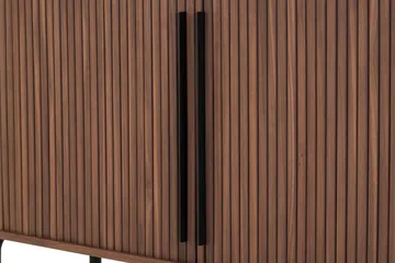 Noira Smalt Skænk Ribbet Valnød 150x45 cm - Brun - Opbevaring - Opbevaringsmøbler - Skænke & sideboards