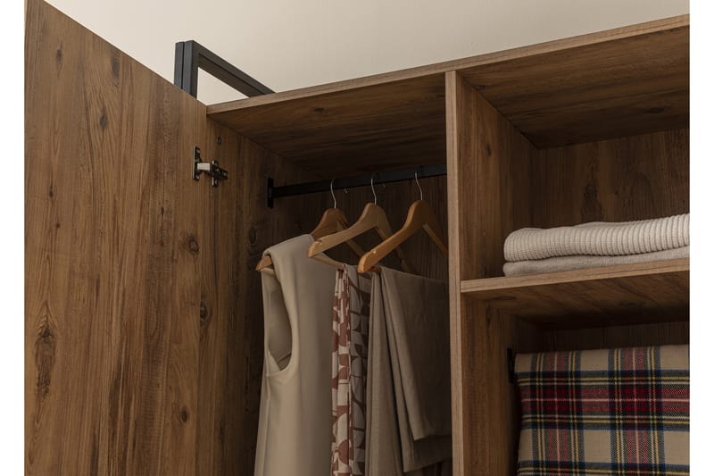 Collinner Garderobe 52x104 11 hylder - Natur - Opbevaring - Tøjopbevaring - Garderobeskabe