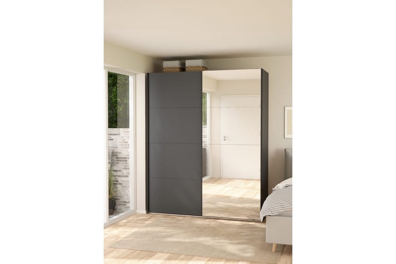 Elvos Garderobe med Spejl 179x220 cm - Sort - Opbevaring - Tøjopbevaring - Garderobeskabe