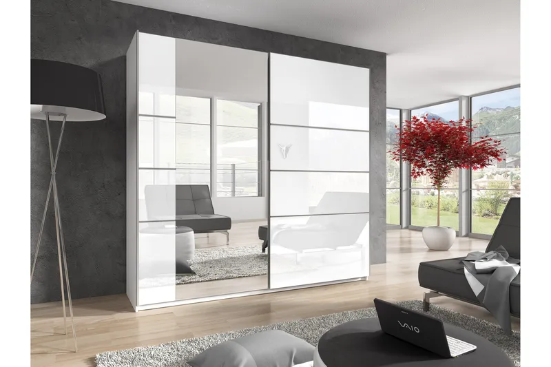 Joannie garderobe, Hvid