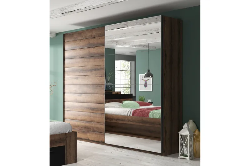 Joannie garderobe, Træ