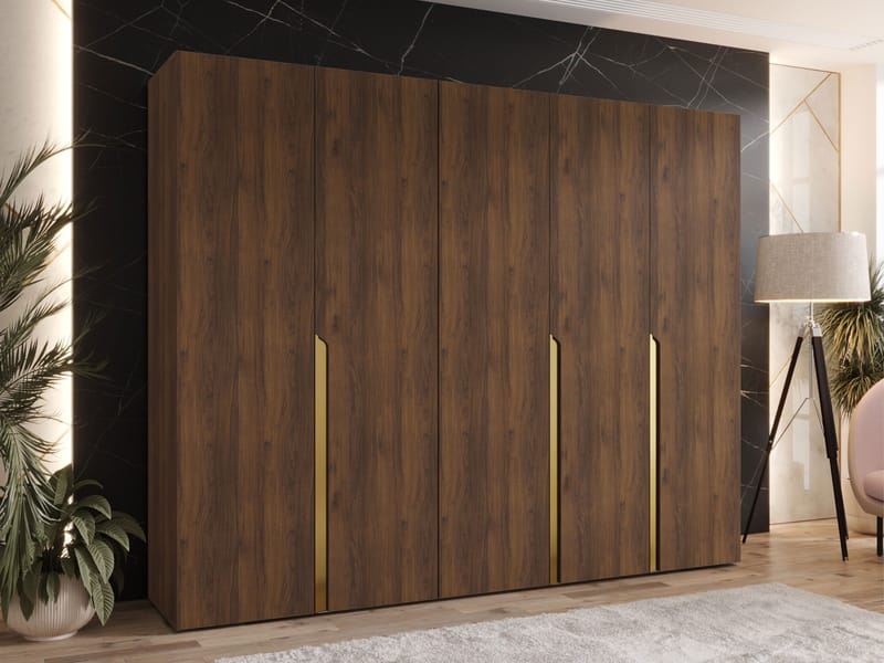 Milias Garderobe 250x202 cm - Brun/Guld - Opbevaring - Tøjopbevaring - Garderobeskabe - Garderobeskab & klædeskab