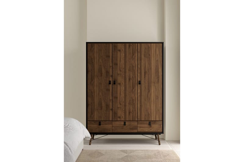 Tadami Garderobe 150x200 cm - Sort/Natur - Opbevaring - Tøjopbevaring - Garderobeskabe