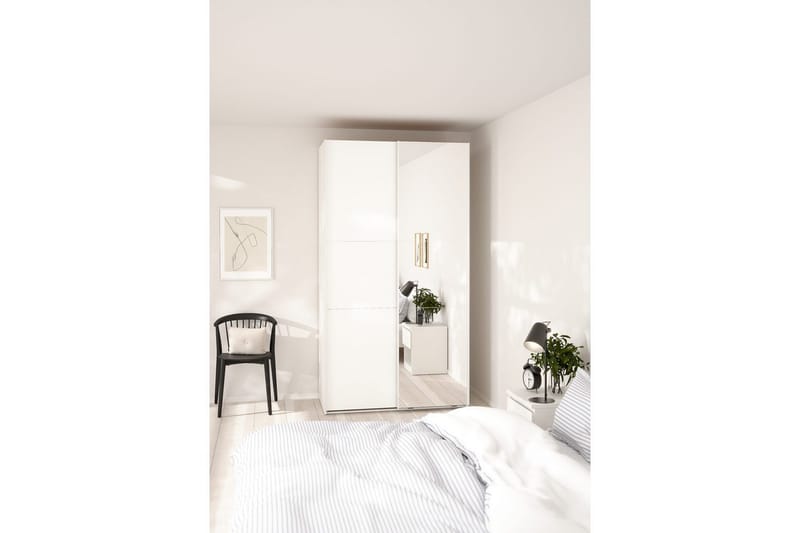 Takeru Garderobe med Spejl 119x221 cm - Hvid - Opbevaring - Tøjopbevaring - Garderobeskabe