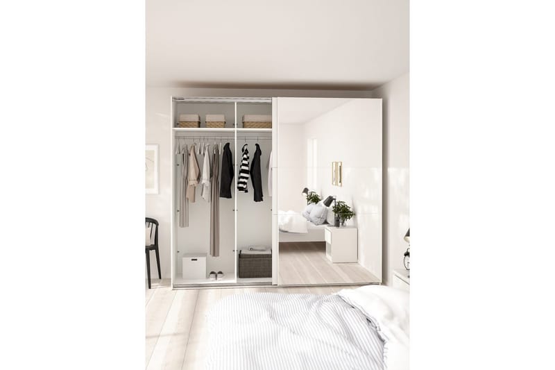 Takeru Garderobe med Spejl 244x221 cm - Hvid - Opbevaring - Tøjopbevaring - Garderobeskabe
