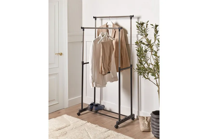 Klädhängare Beliani Gilmer Black||Silver - Opbevaring - Tøjopbevaring - Knagerækker - Tøjstativ