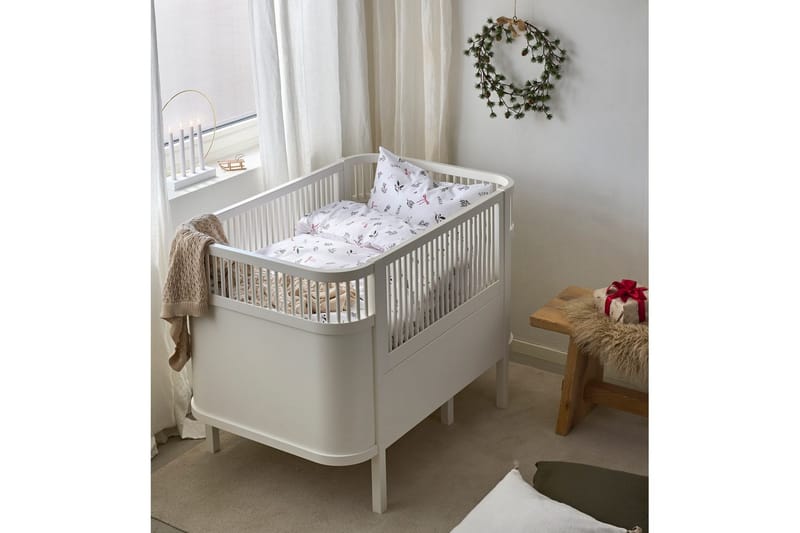 Sengesæt til Tremmeseng 2-Del Julkvisten Rød - Rød - Tekstiler - Børnetekstiler - Sengetøj til børn - Sengesæt børn