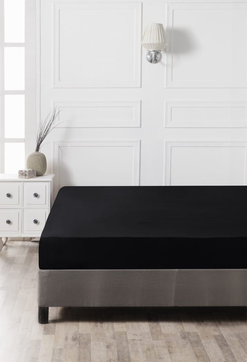 Manchan faconlagen 140x190 cm - Sort - Tekstiler - Børnetekstiler - Sengetøj til børn - Tremmeseng sengetøj - Lagen tremmeseng