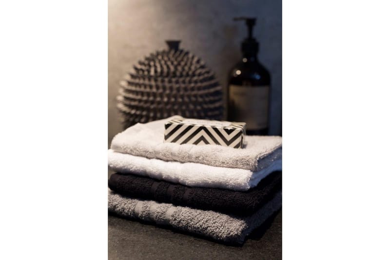 Brusehåndklæde Basis Frotté 65 x 130 cm - Sort - Tekstiler - Badetekstiler - Håndklæder