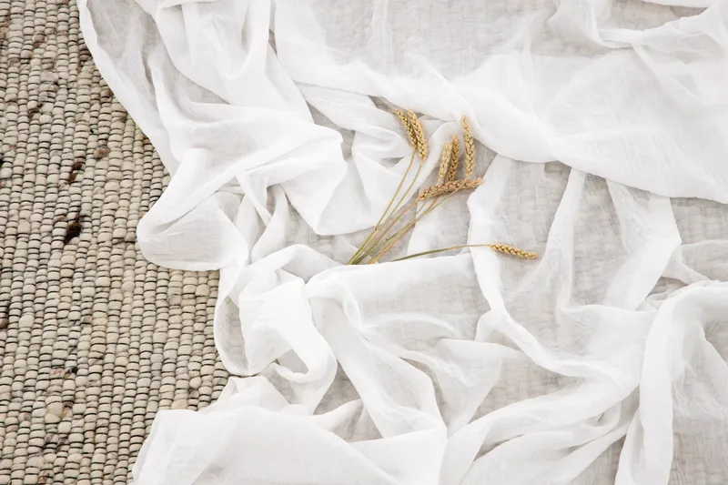 Elena Gardin 135x290 cm - Hvit - Tekstiler - Gardiner - Lange gardiner - Gardiner med løbegang