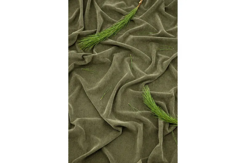 Elma Gardin 140x240 cm - Grønn - Tekstiler - Gardiner - Lange gardiner - Gardiner med løbegang