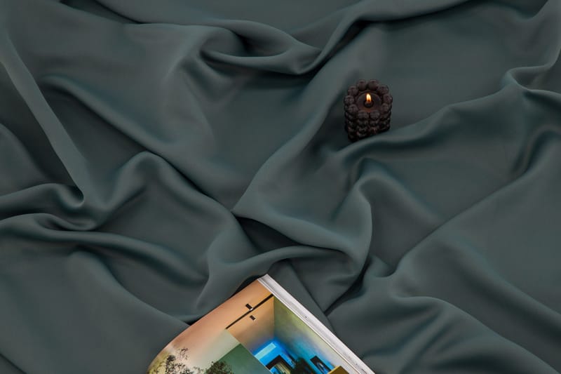 Evelyn Gardin 135x240 cm - Blå - Tekstiler - Gardiner - Lange gardiner - Gardiner med løbegang