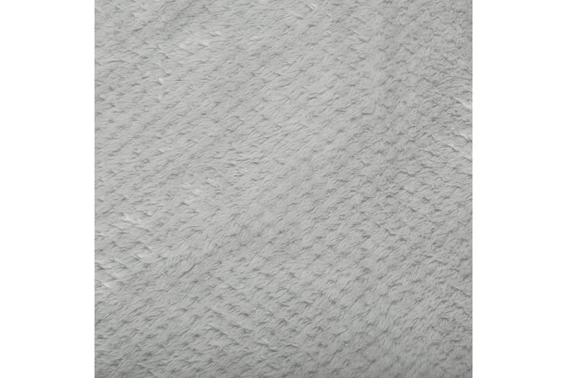 Plaid Saitler Grå, 200x220 cm - Grå, 200x220 cm - Tekstiler - Pude & plaid - Tæpper & plaider