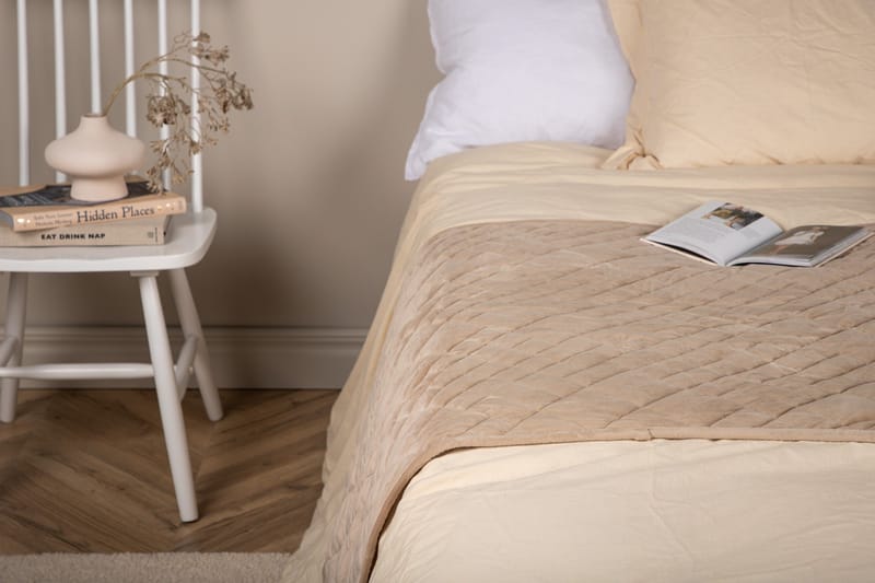 Jilly Sengetæppe 80x180 cm - Beige - Tekstiler - Sengetøj - Sengetæppe - Sengetæppe dobbeltseng