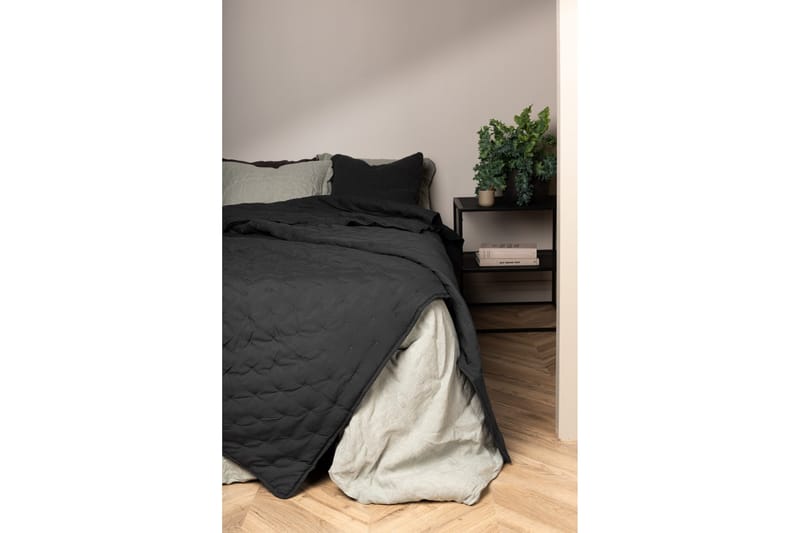 Sally Sengetæppe 150x250 cm - Antrasitt - Tekstiler - Sengetøj - Sengetæppe - Sengetæppe dobbeltseng