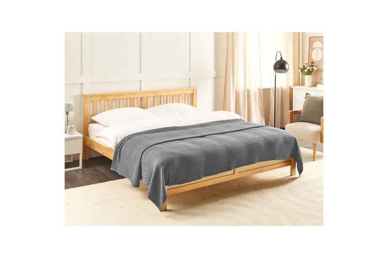 Sengetæppe Ragala Grå, 220x240 cm - Grå, 220x240 cm - Tekstiler - Sengetøj - Sengetæppe - Sengetæppe dobbeltseng