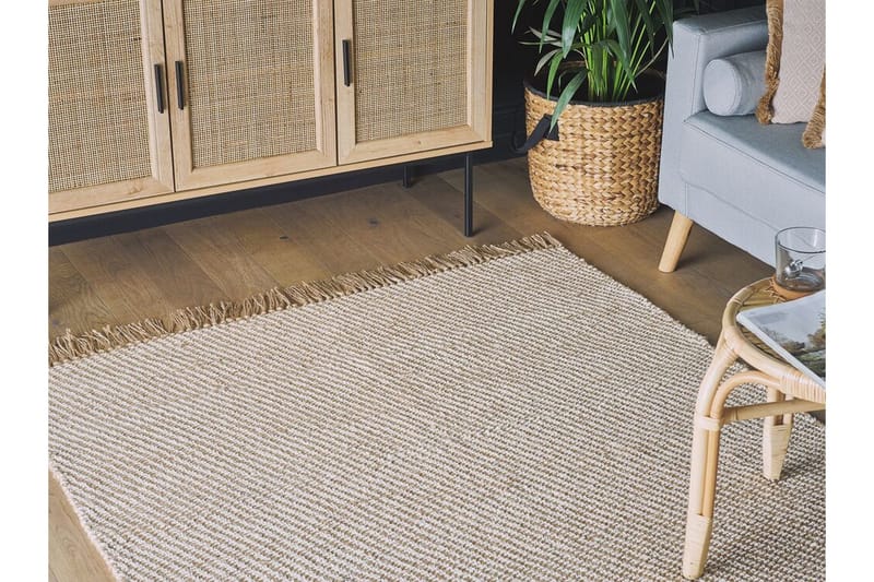 Tæppe 140 x 200 cm beige ALADAG - Beige - Tekstiler - Tæpper - Fladvævet tæppe