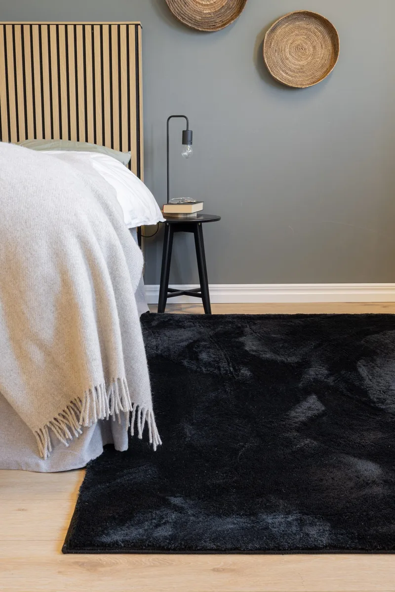 Cozy Shaggy Tæppe 110x160 cm Rektangulært - Sort - Tekstiler - Tæpper - Moderne tæppe - Ryatæpper