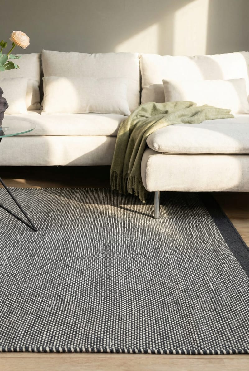 Håndvævet tæppe KM Home Sandhamn 140x200 cm Indigoblå - Indigoblå - Tekstiler - Tæpper - Moderne tæppe - Uldtæppe
