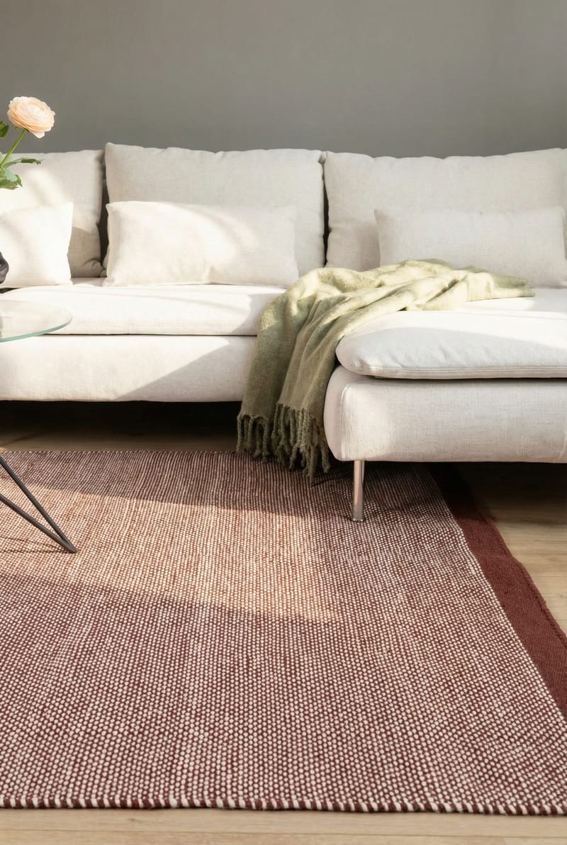 Håndvævet tæppe KM Home Sandhamn 240x340 cm Marsala - Marsala - Tekstiler - Tæpper - Moderne tæppe - Uldtæppe