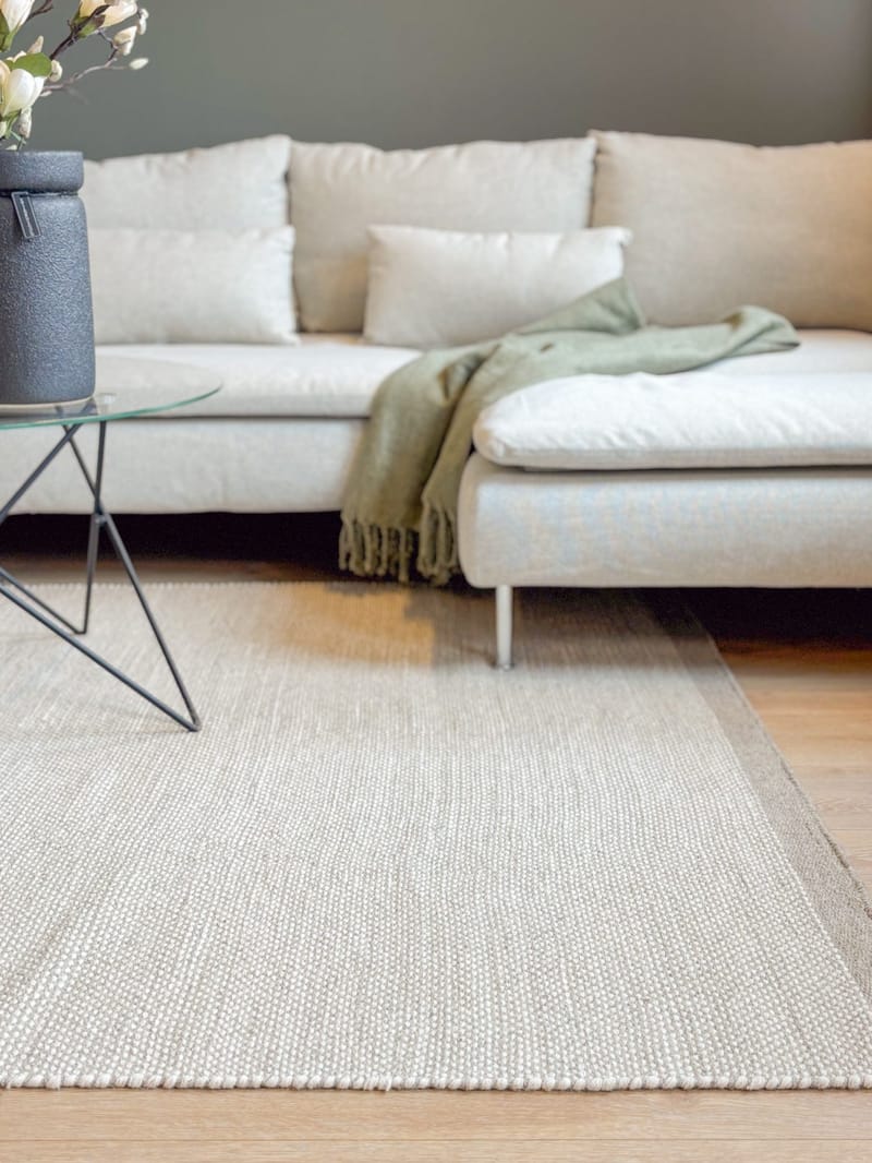Håndvævet tæppe KM Home Sandhamn 250x250 cm Sølv - Sølv - Tekstiler - Tæpper - Moderne tæppe - Uldtæppe