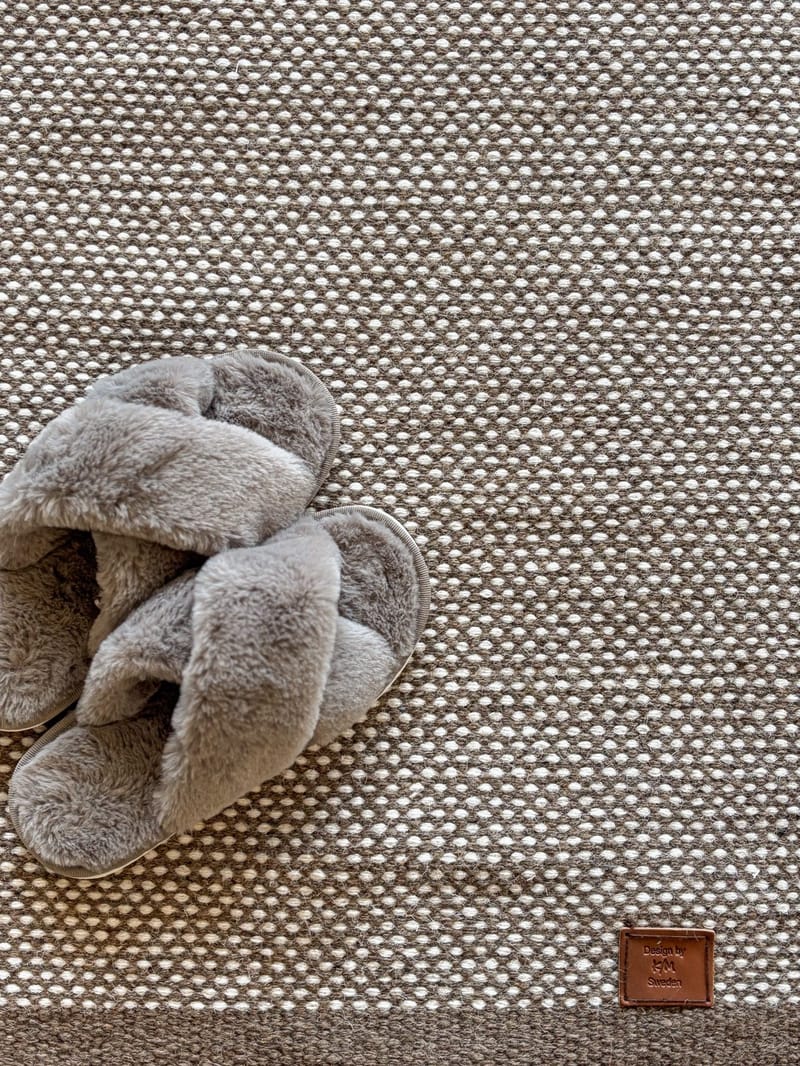Håndvævet tæppe KM Home Sandhamn Kvadrat 250x250 cm Mørk hør - Mørk hør - Tekstiler - Tæpper - Moderne tæppe - Uldtæppe