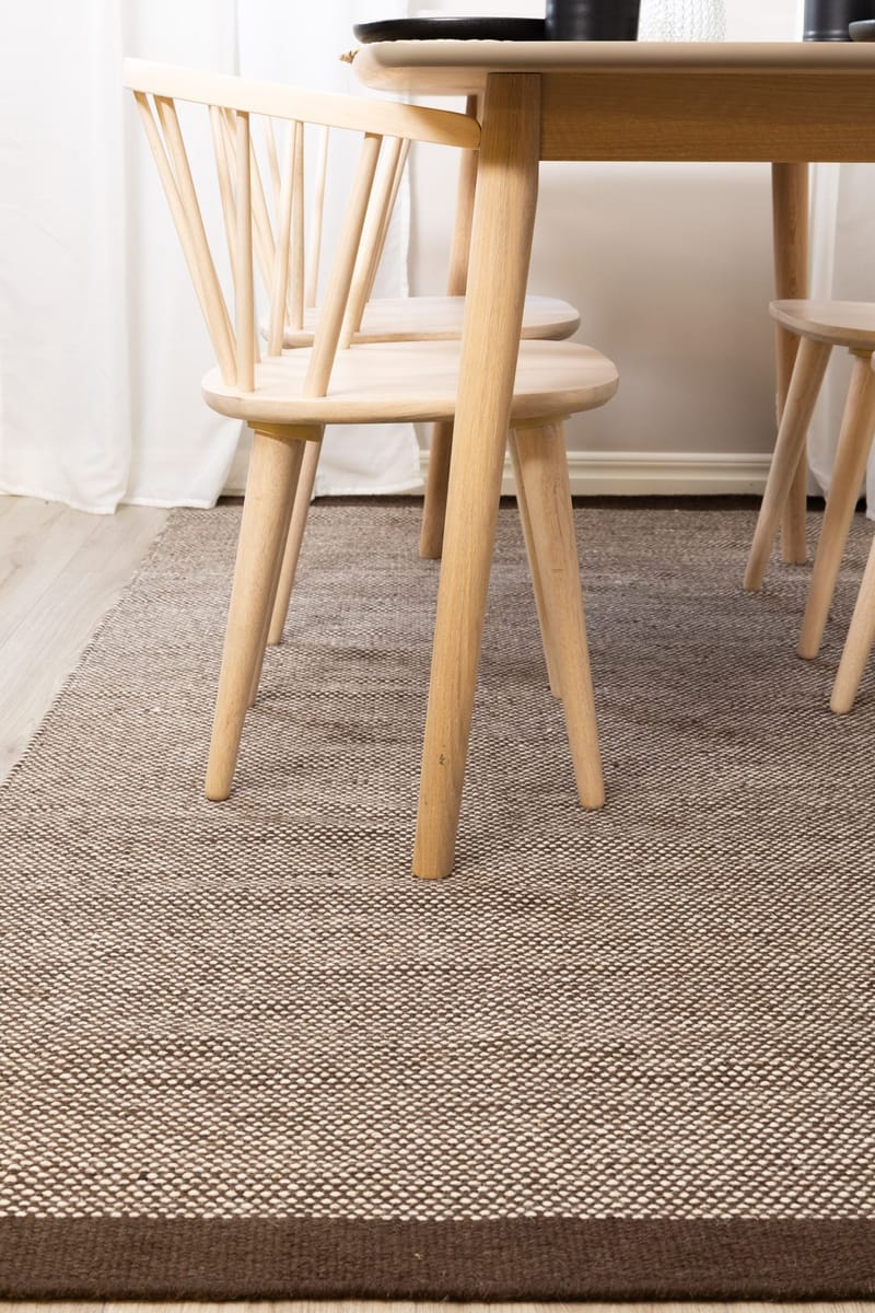 Håndvævet tæppe KM Home Sandhamn 200x300 cm Chokolade - Chokolade - Tekstiler - Tæpper - Moderne tæppe - Uldtæppe