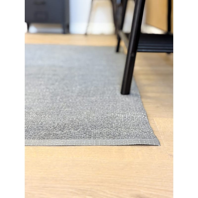 Plasttæppe Hilma Plain - 70x200 cm, Grå - Tekstiler - Tæpper - Udendørs tæpper - Plasttæpper