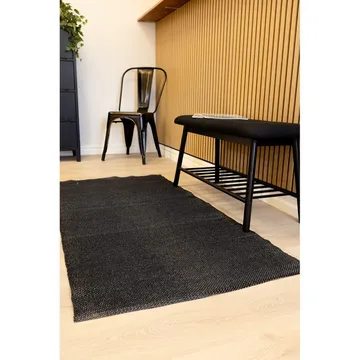 Plasttæppe Hilma Plain - 70x200 cm, Sort - Tekstiler - Tæpper - Moderne tæppe - Wiltontæpper